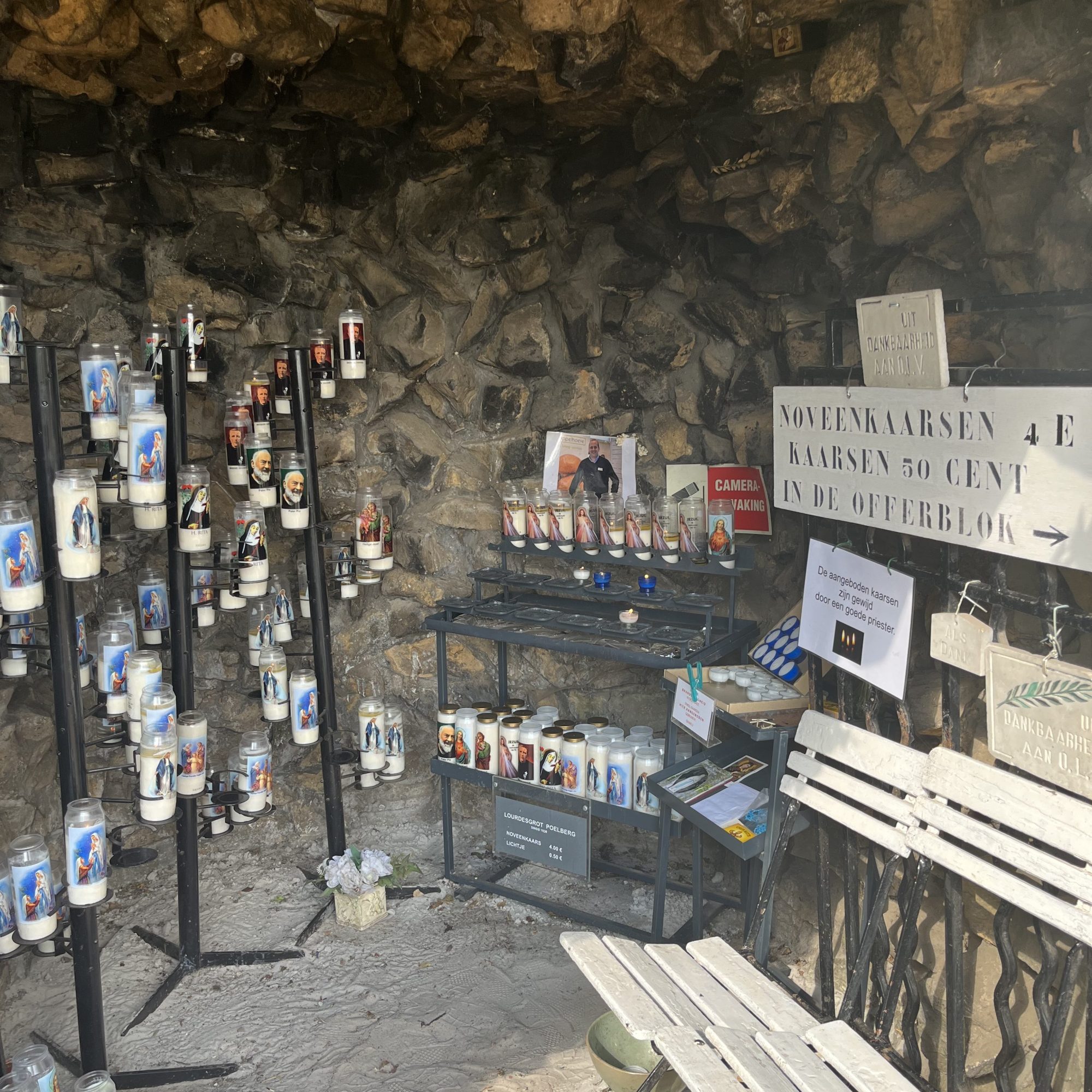 Lourdesgrot op Poelberg in Tielt langs de GR 128