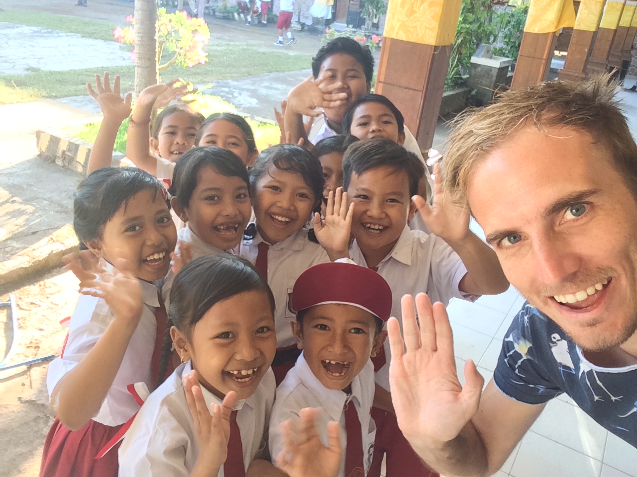 Bezoek aan school in Bali
