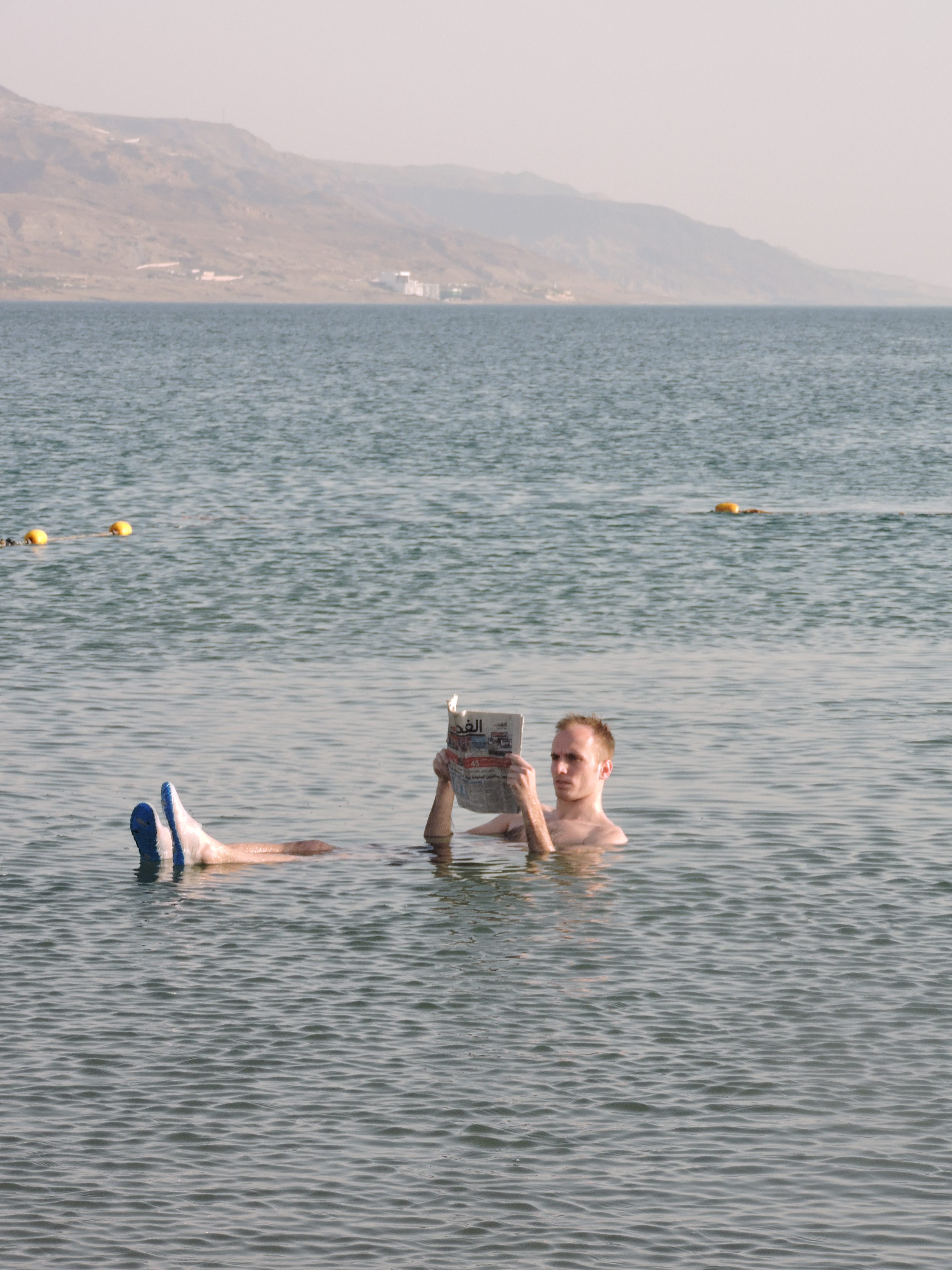 Jordanië rondreis Dode Zee drijven zout