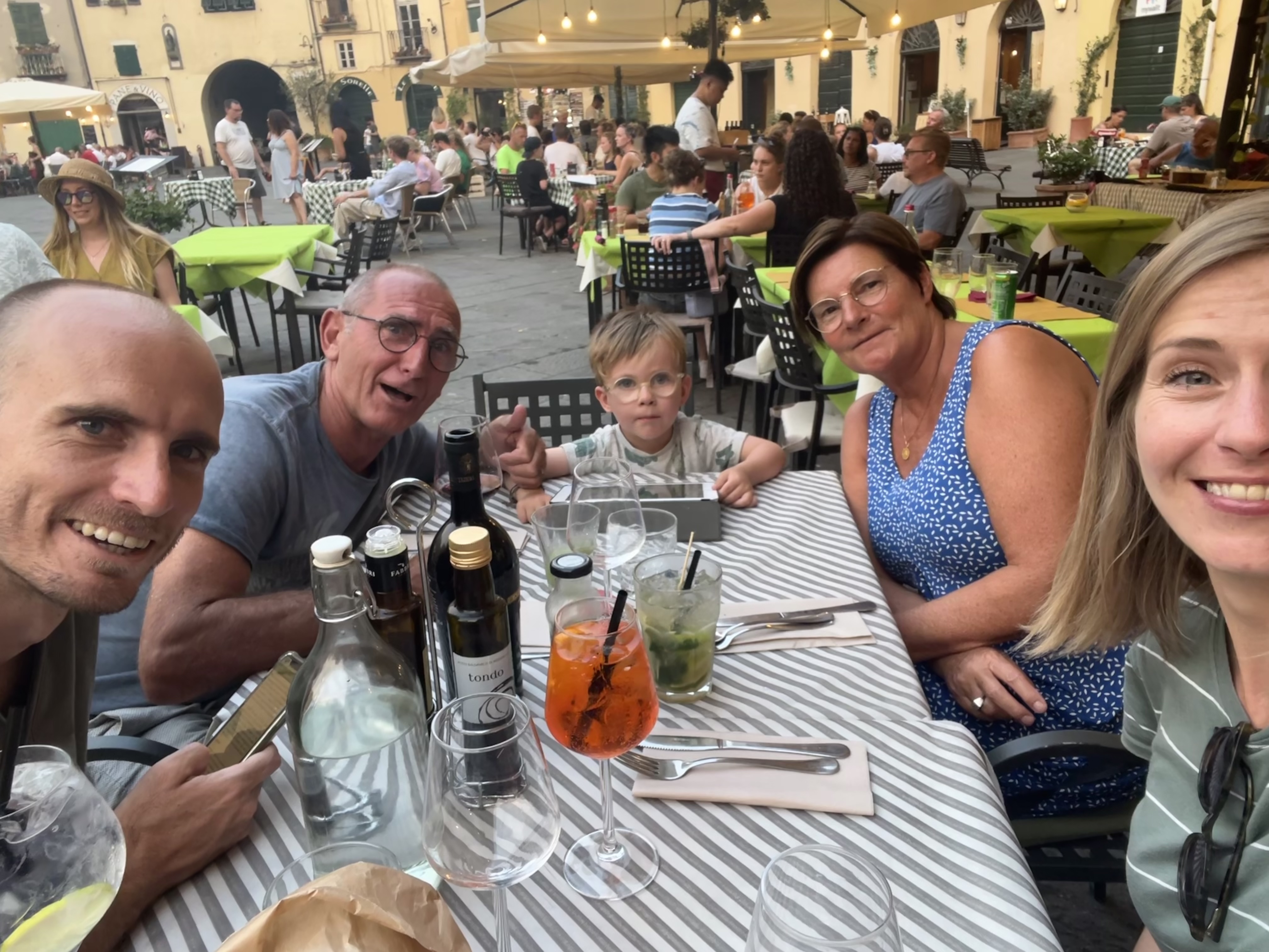 Lucca anfiteatro restaurants