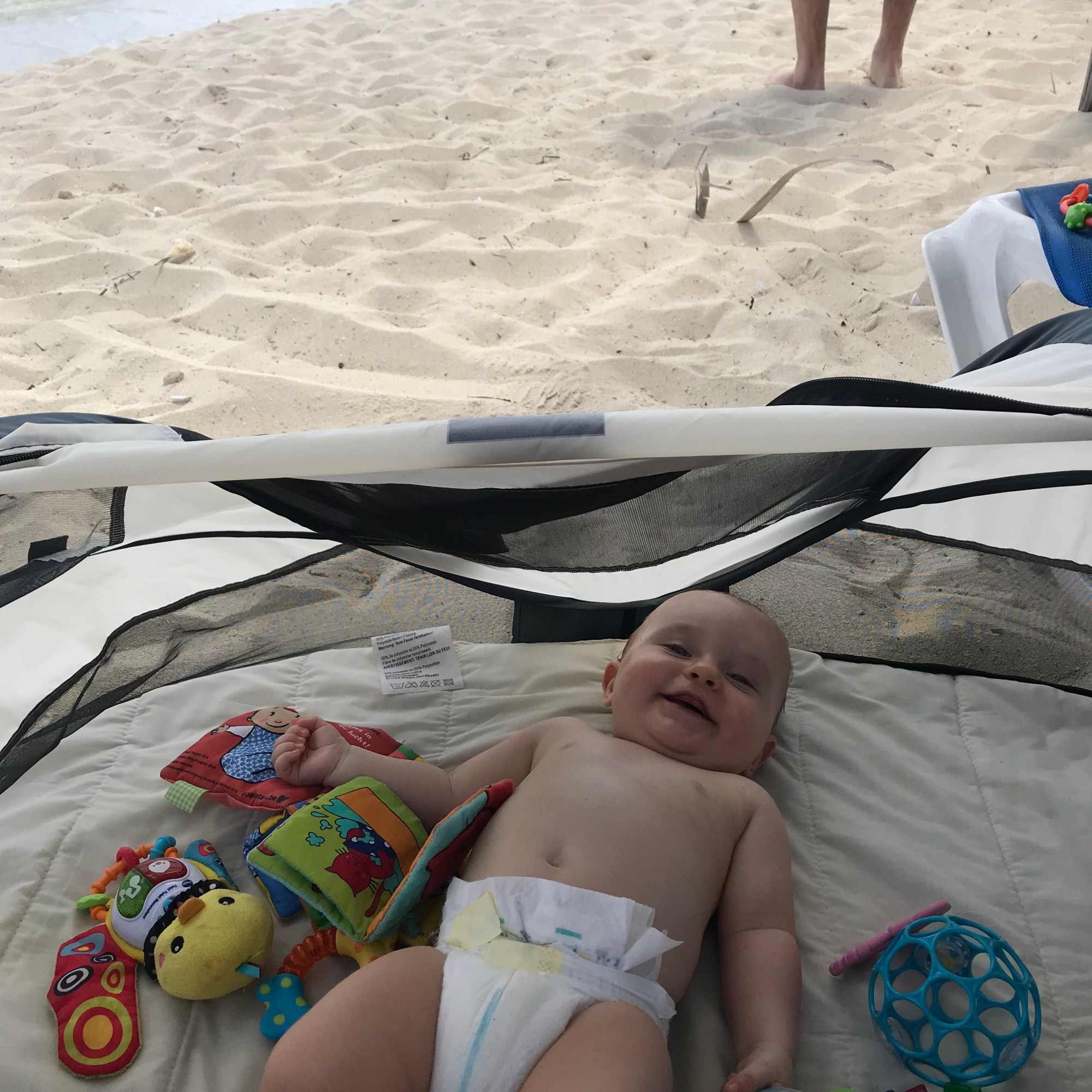 Baby bagage vliegreis reis wat meenemen travel essentials