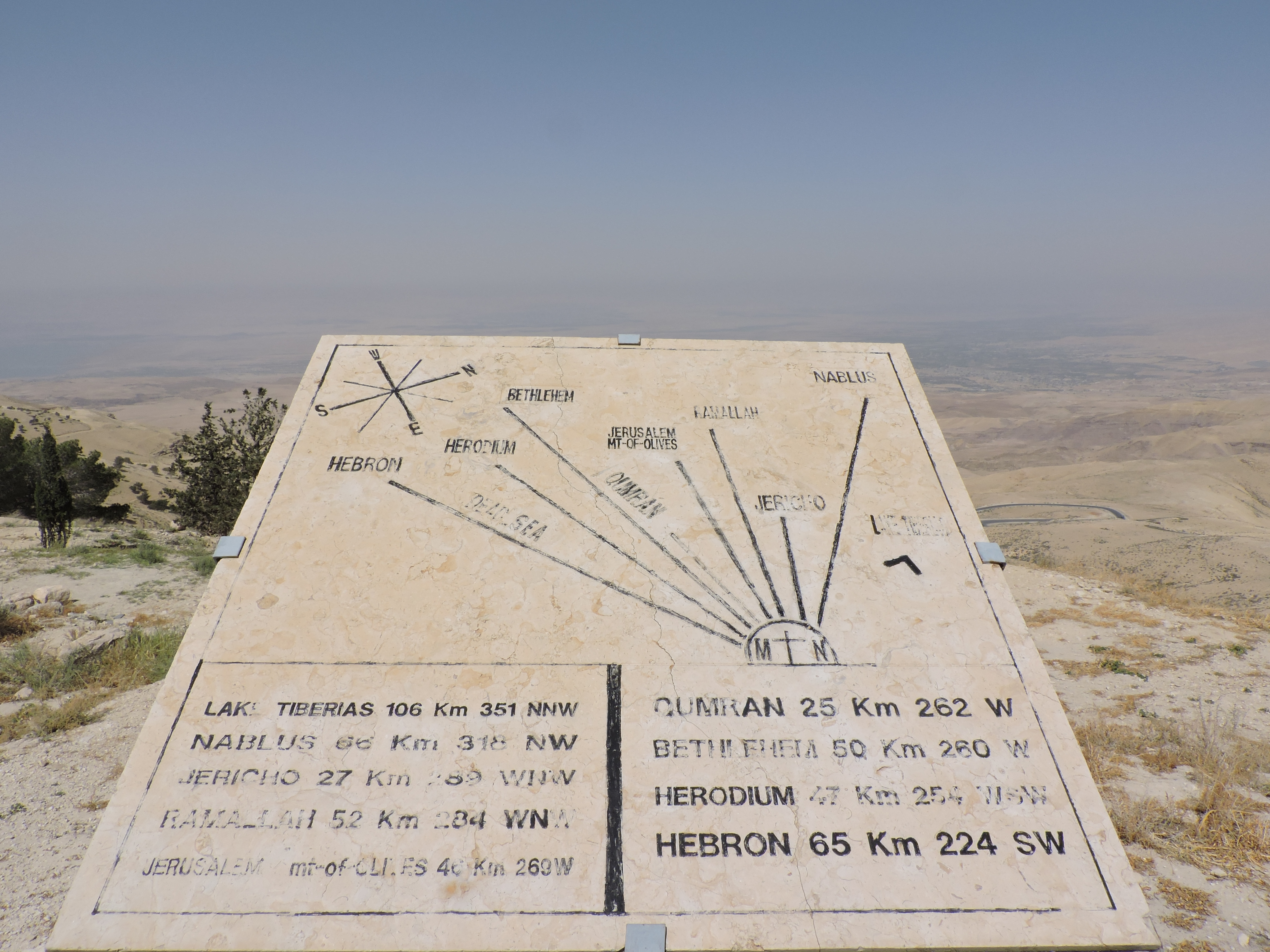Op Mount Nebo in Jordanië zicht op Jeruzalem