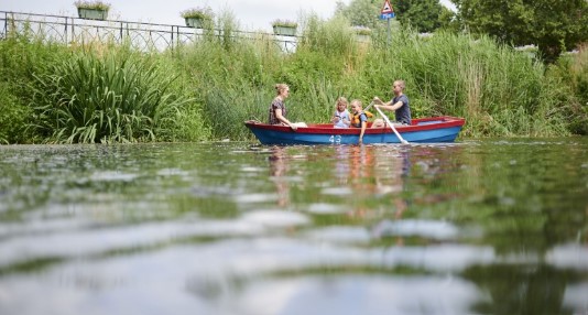 Vaarbar Roeselare bootje varen