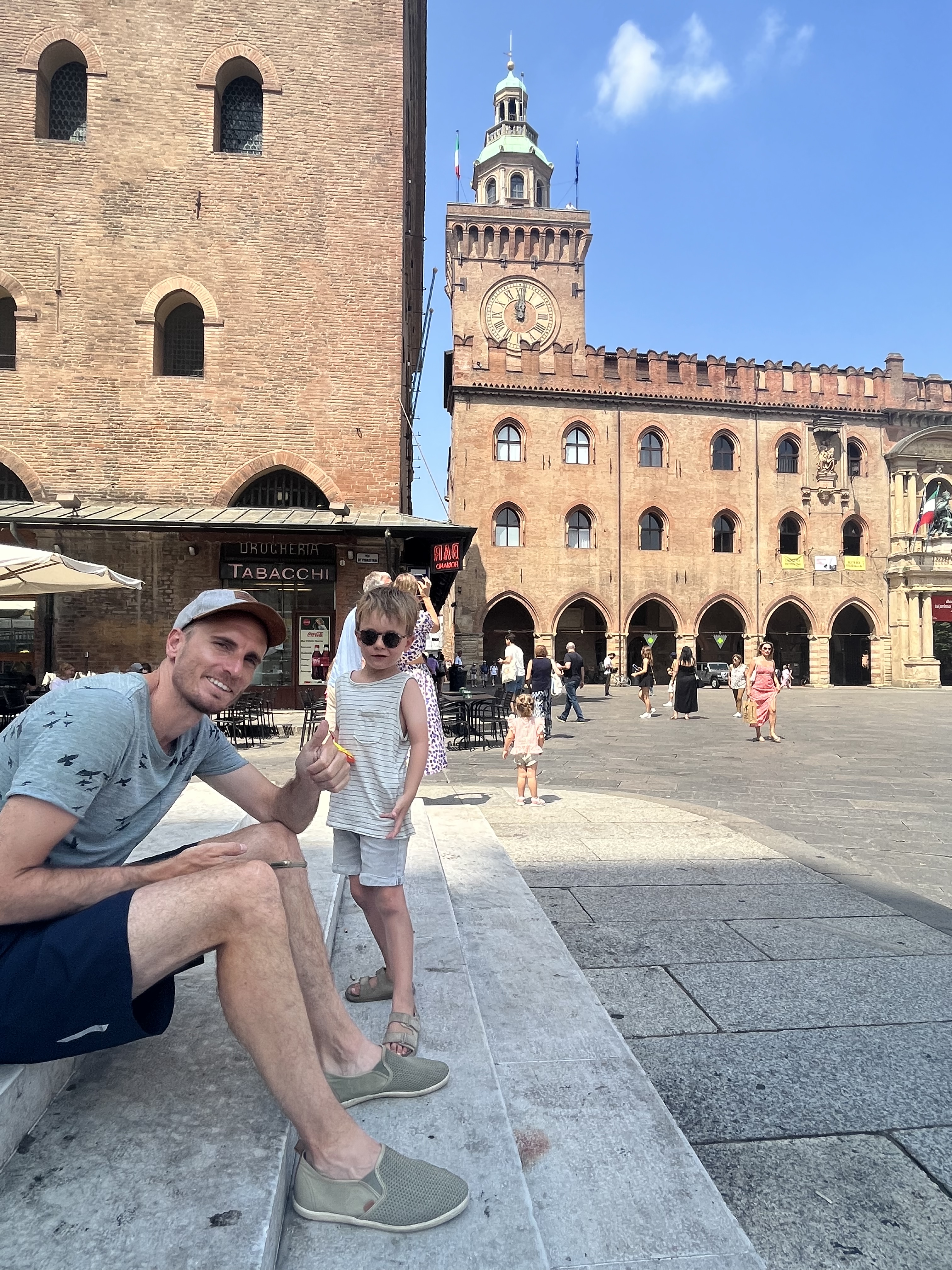 Bologna Piazza Maggiore basilica